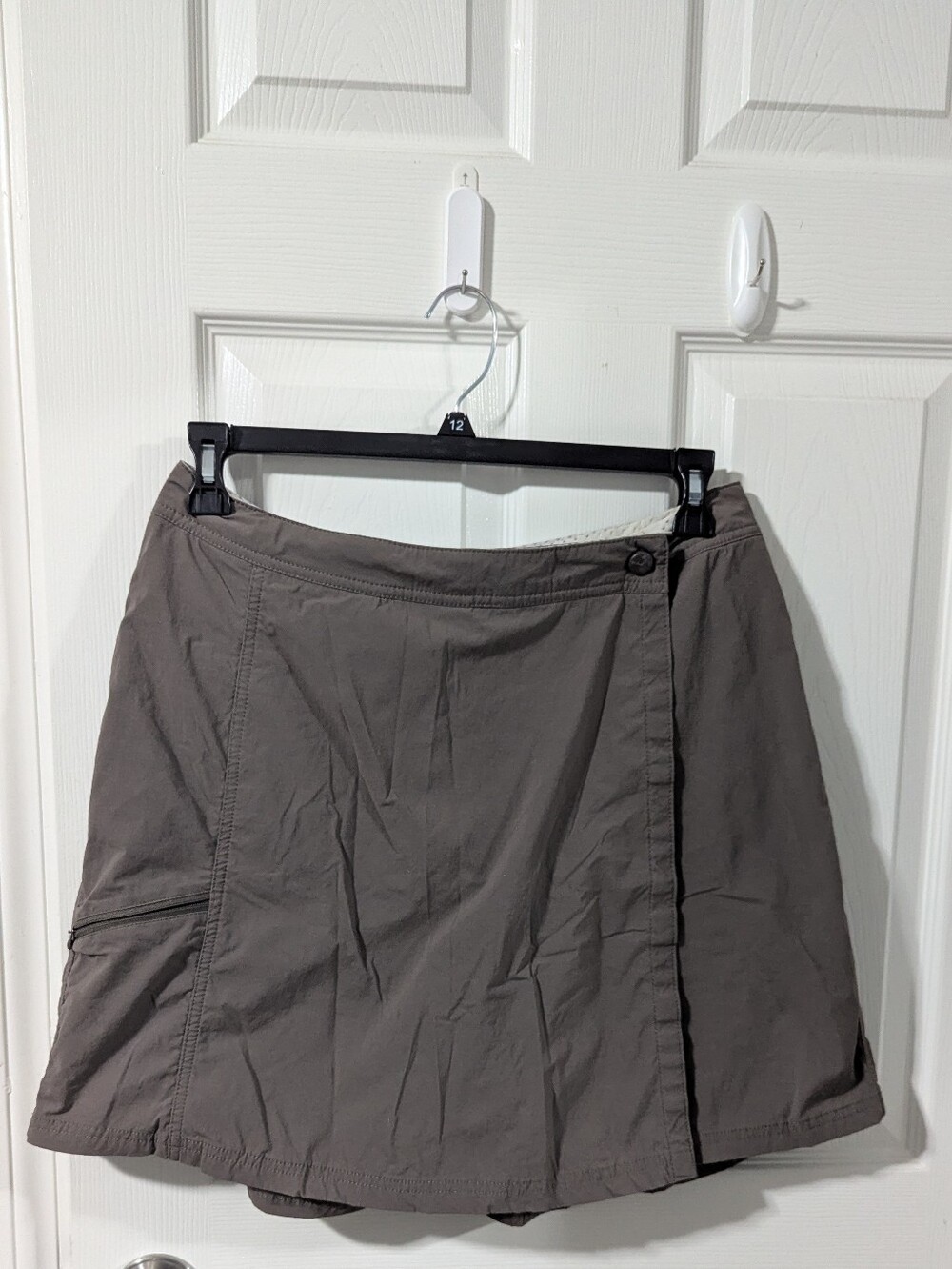 Women’s LL Bean Wrap Skort in Gray Size 12